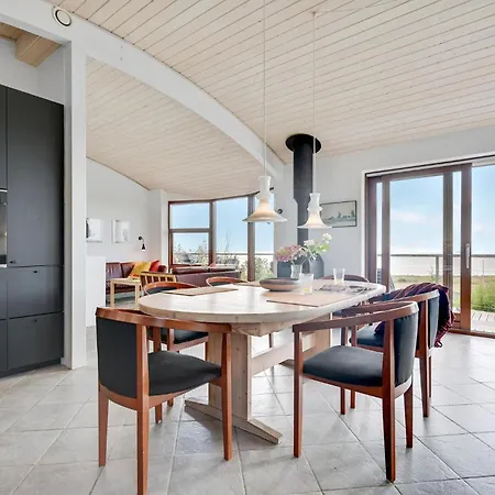 Four-bedroom In 펜션