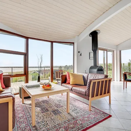 4 Bedroom Awesome Home In Ebeltoft *