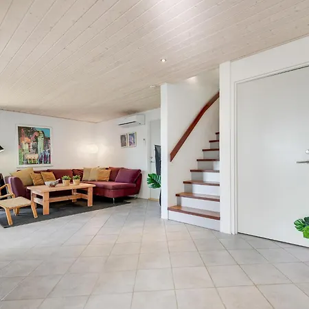 4 Bedroom Awesome Home In Ebeltoft