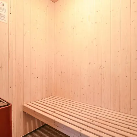 펜션 Four-bedroom In *