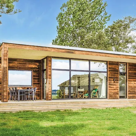 펜션 Four-bedroom In *