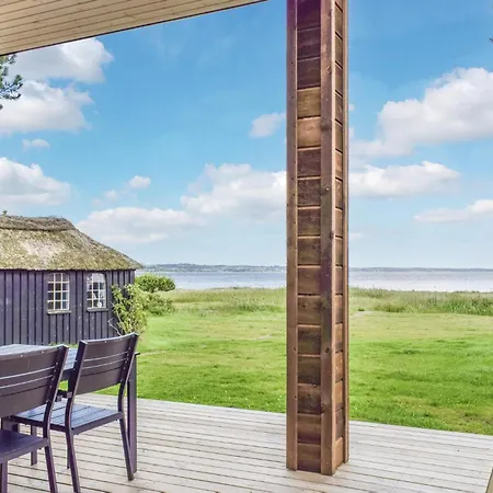4 Bedroom Awesome Home In Ebeltoft *