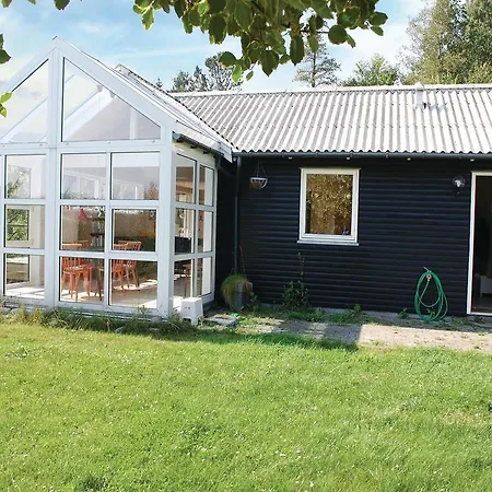 4 Bedroom Awesome Home In Ebeltoft *