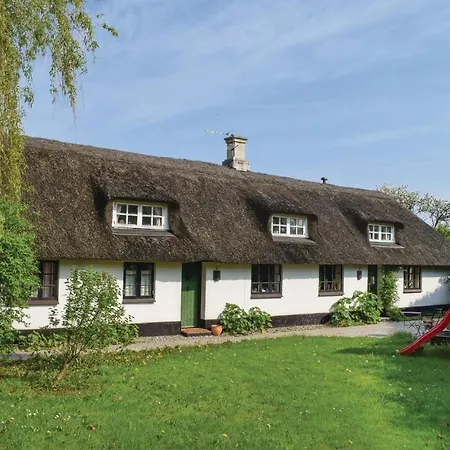 Four-bedroom In 펜션