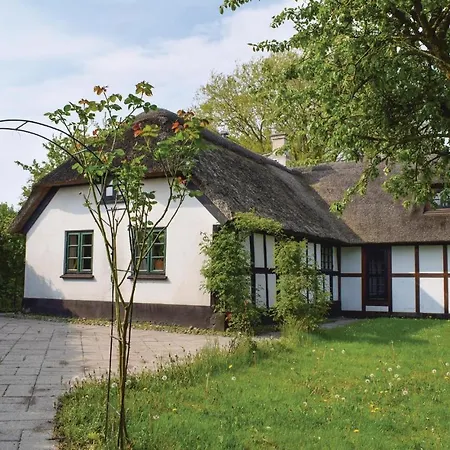 Tatil Evi 4 Bedroom Awesome Home In Ebeltoft